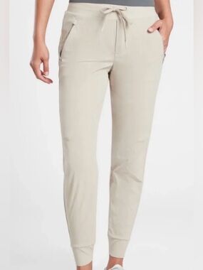 Athleta Gray Trekkie North Joggers.